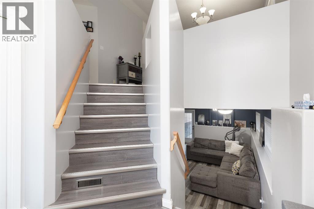 154 Blackfoot Court W