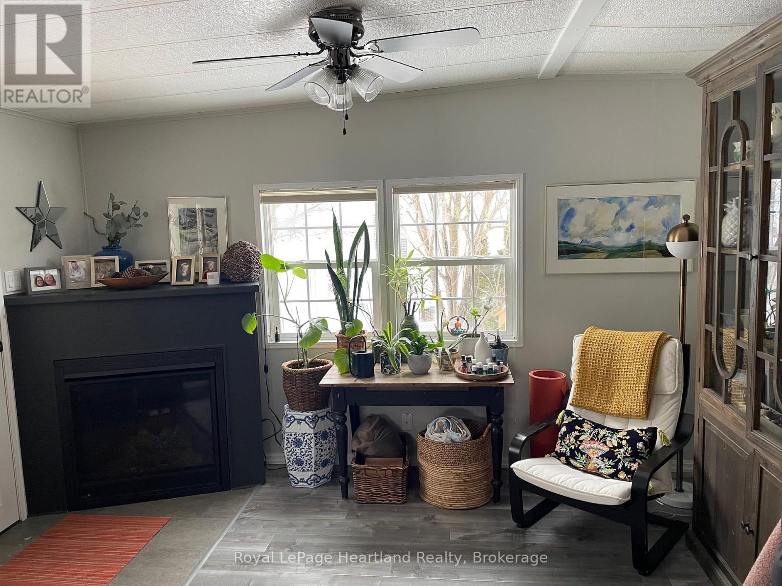 24 ROWAN RD - 77307 BLUEWATER HIGHWAY