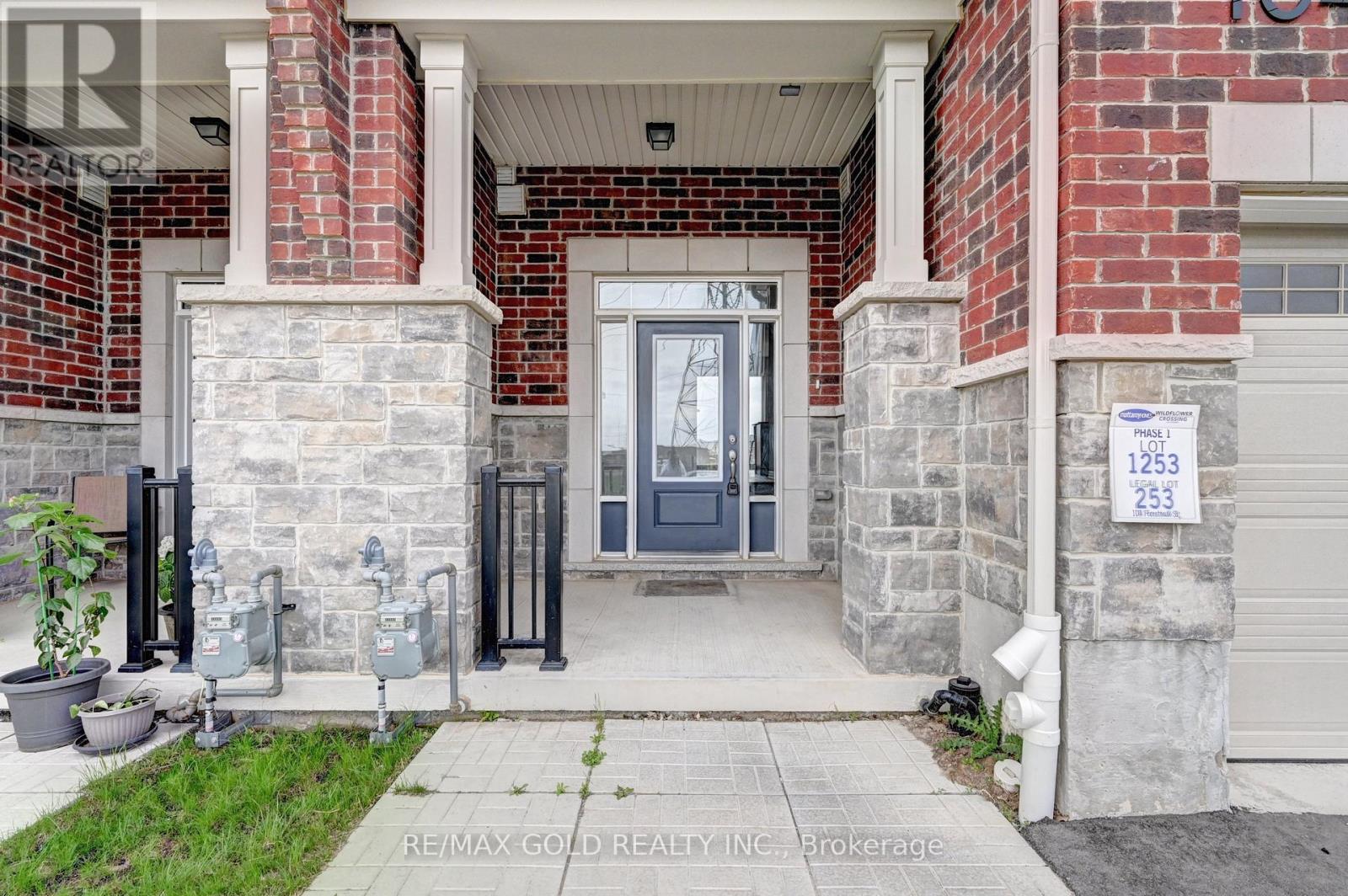 104 FORESTWALK STREET