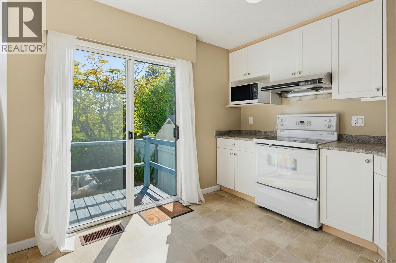 59 3987 Gordon Head Rd