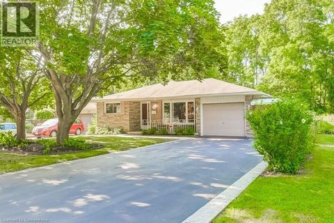 11 ROGERS Road Dundas ON L9H4E2