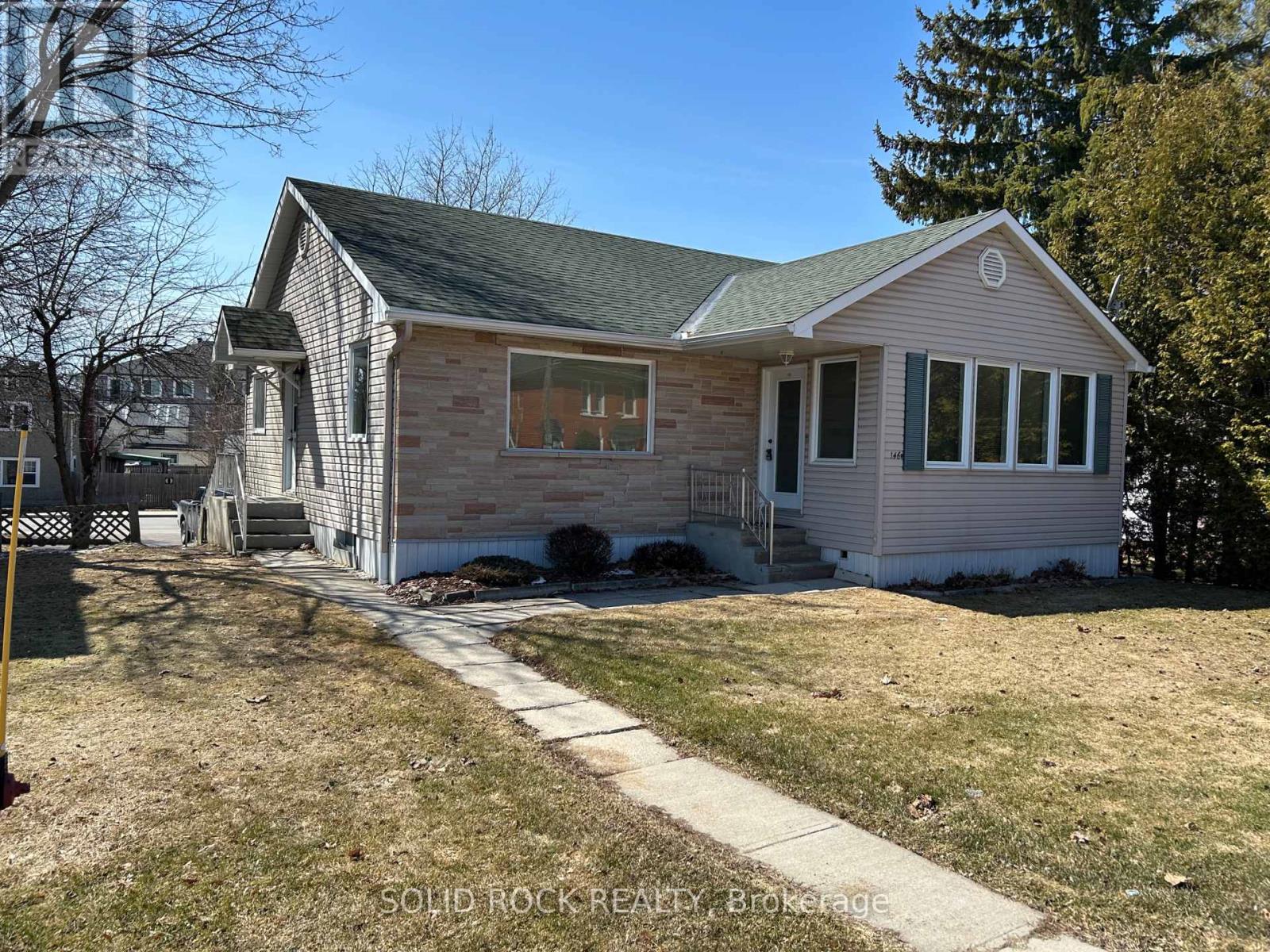 146 ELGIN STREET W