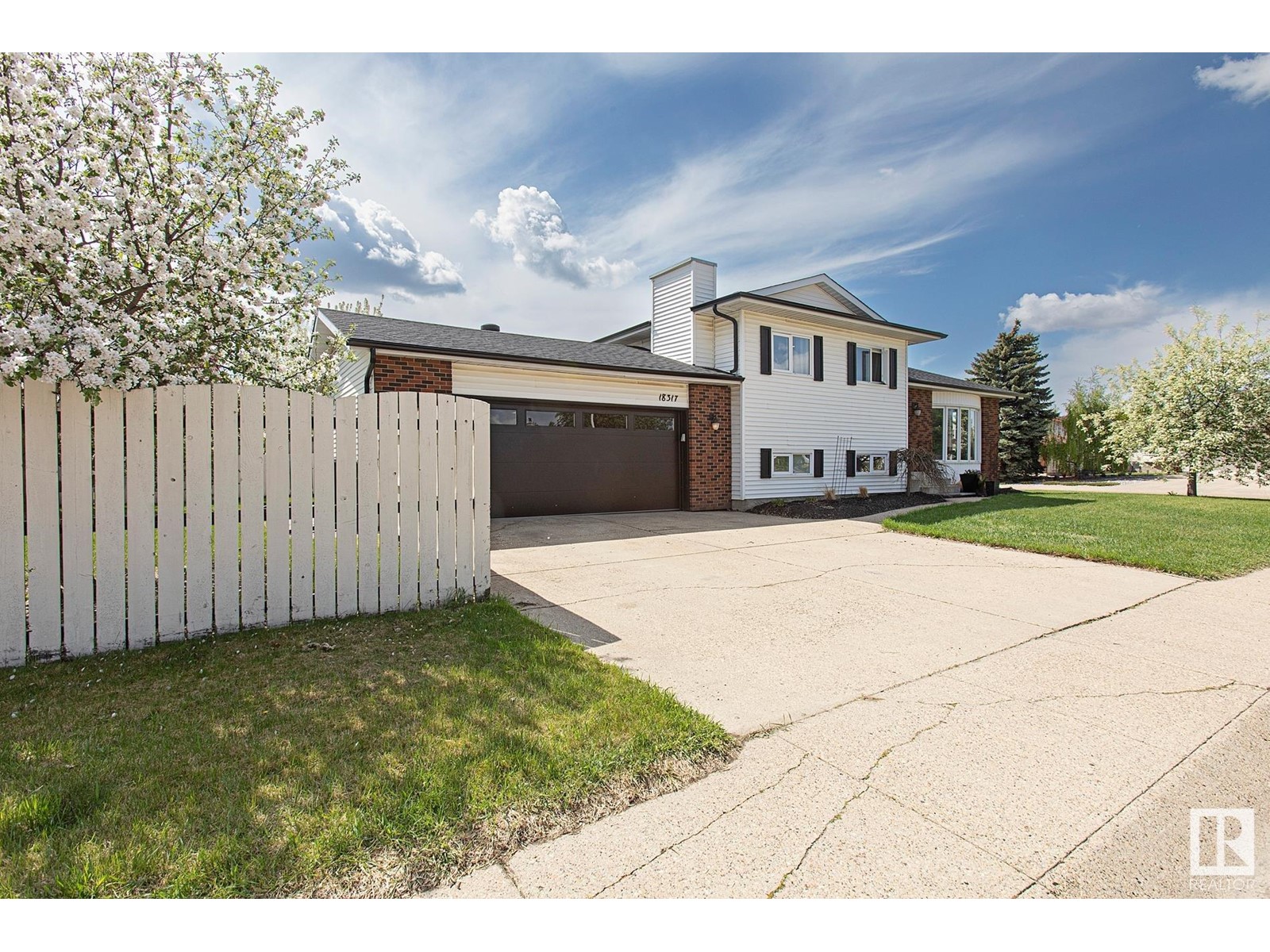 18317 99 AV NW