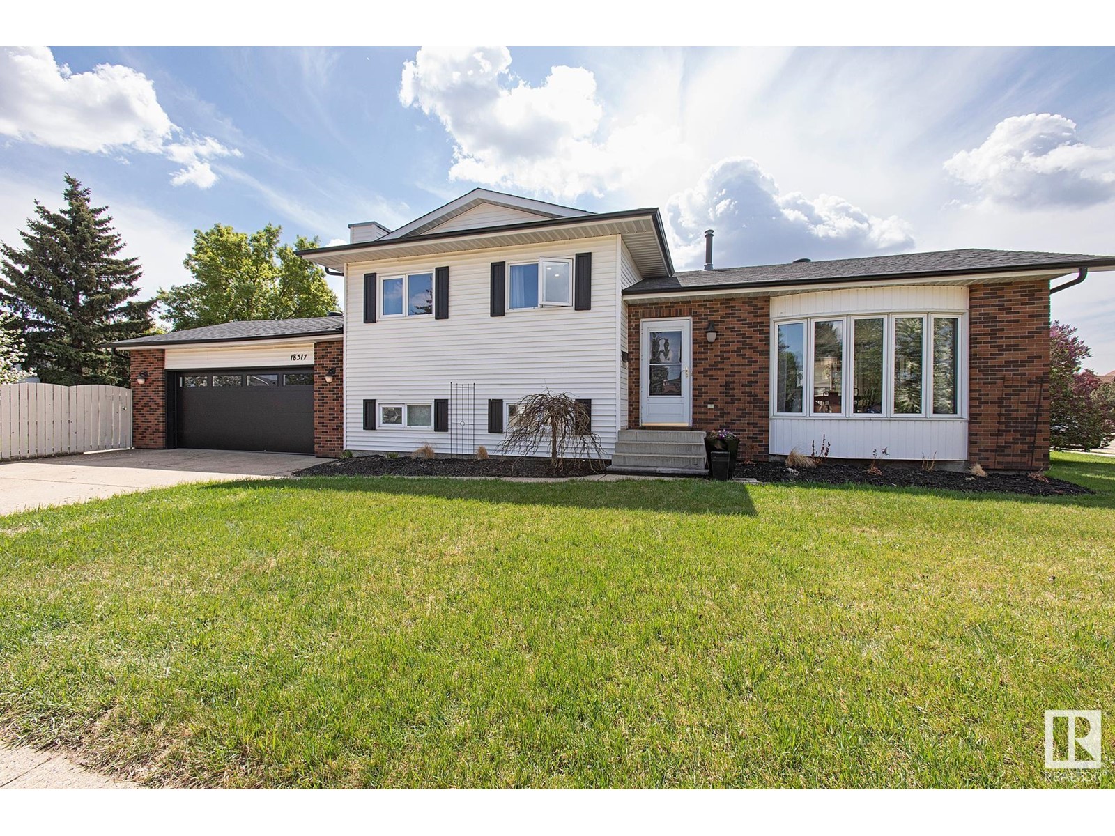 18317 99 AV NW