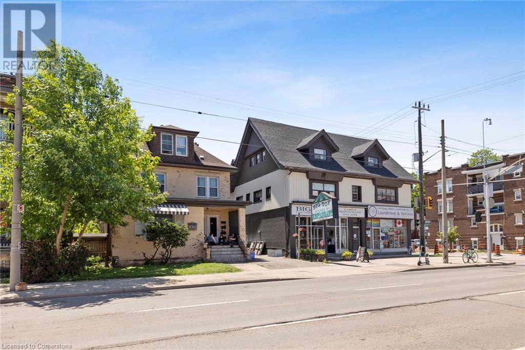 750-754* MAIN ST E Street E