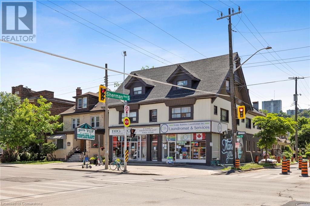 750-754* MAIN ST E Street E