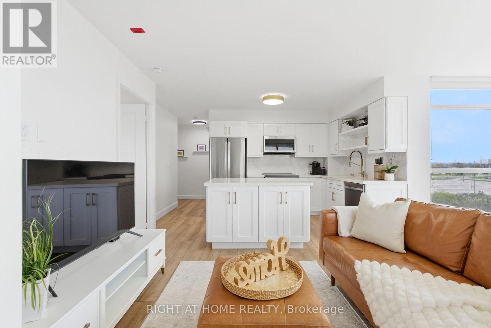 711 - 1600 CHARLES STREET