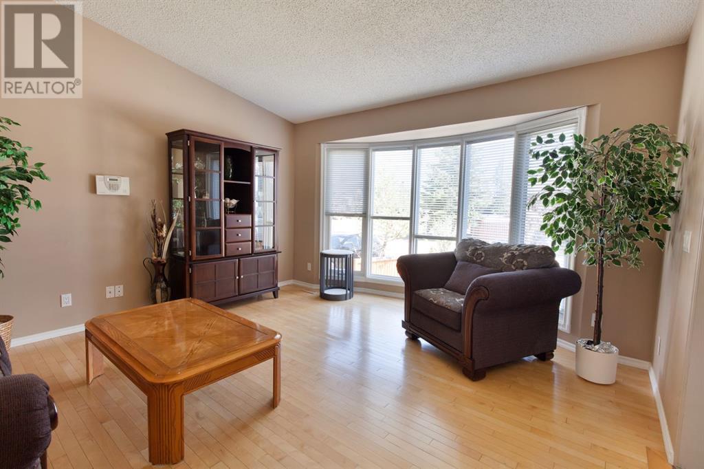 303 Woodside Place