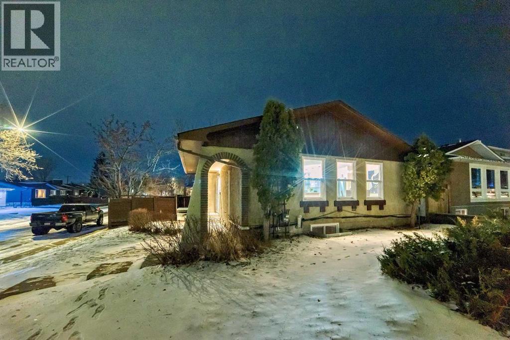 216 Whiteview Road NE