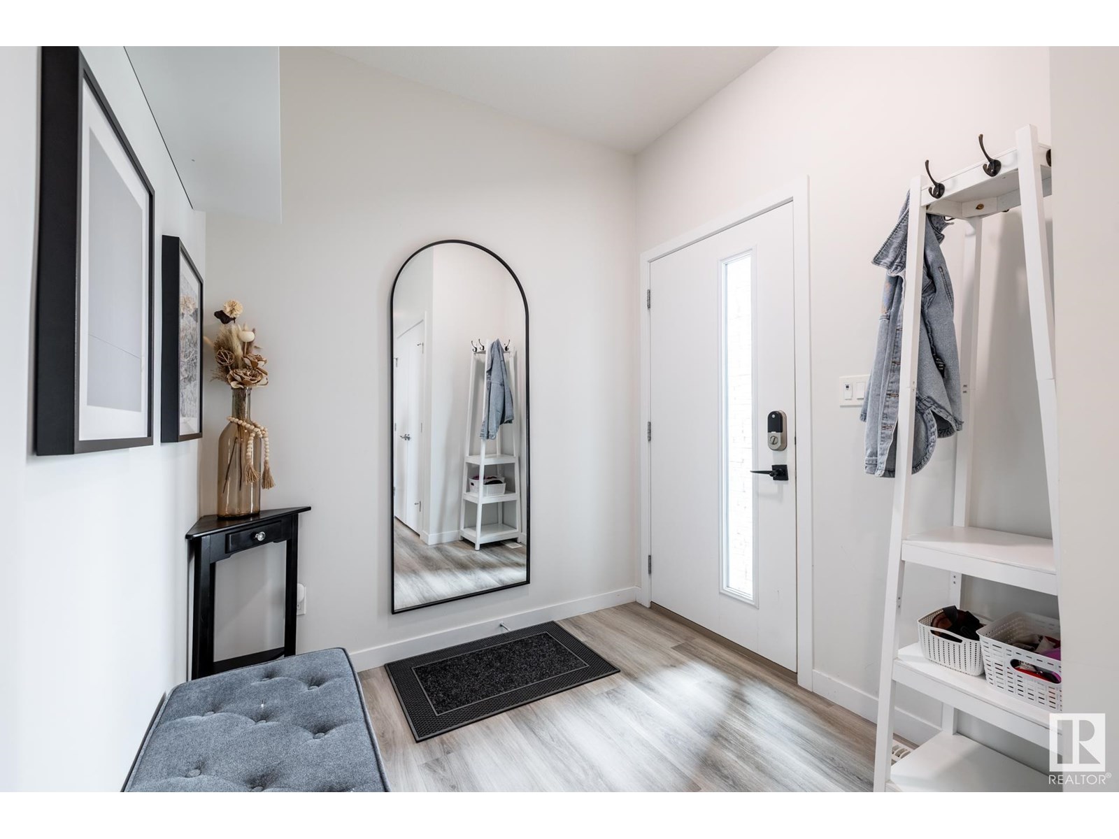 9304 PEAR LI SW