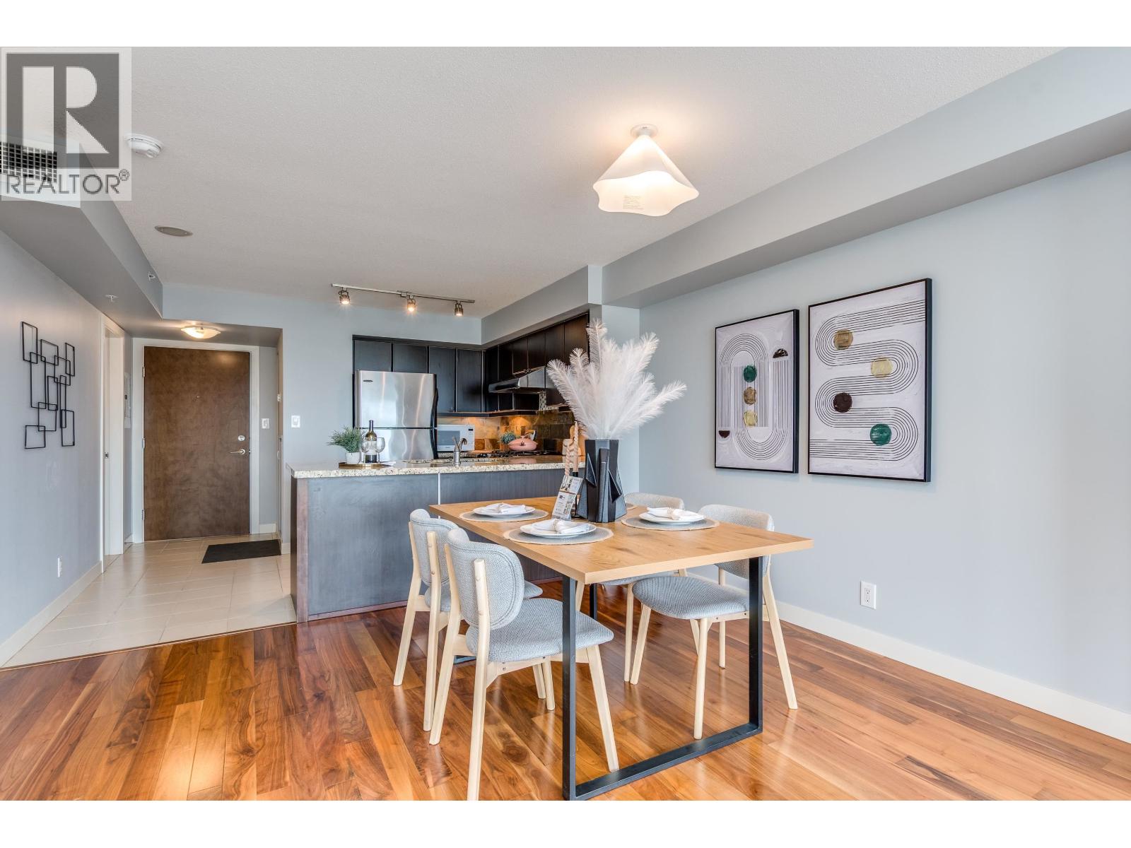 1710 6068 NO. 3 ROAD