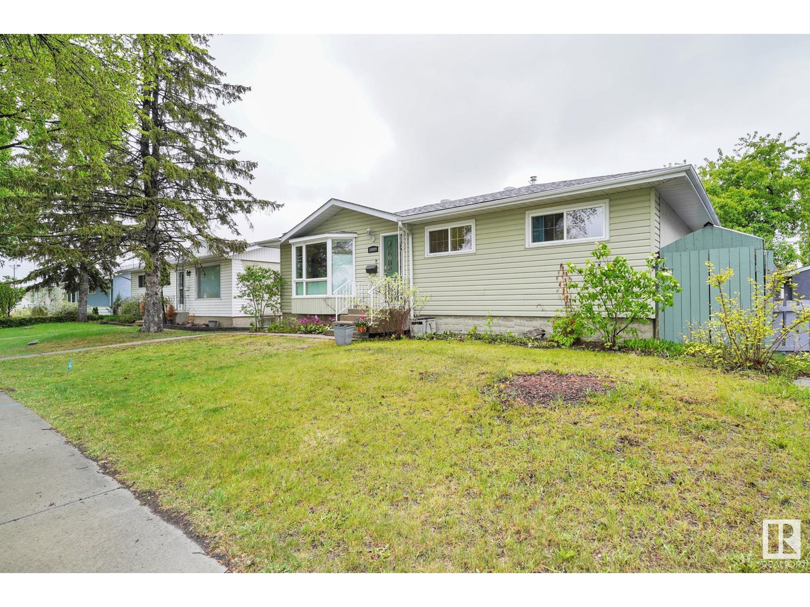 16009 92 AV NW