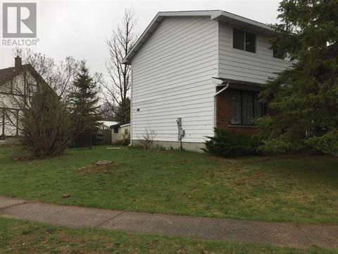 66 Robin ST Sault Ste. Marie ON P6A5X9