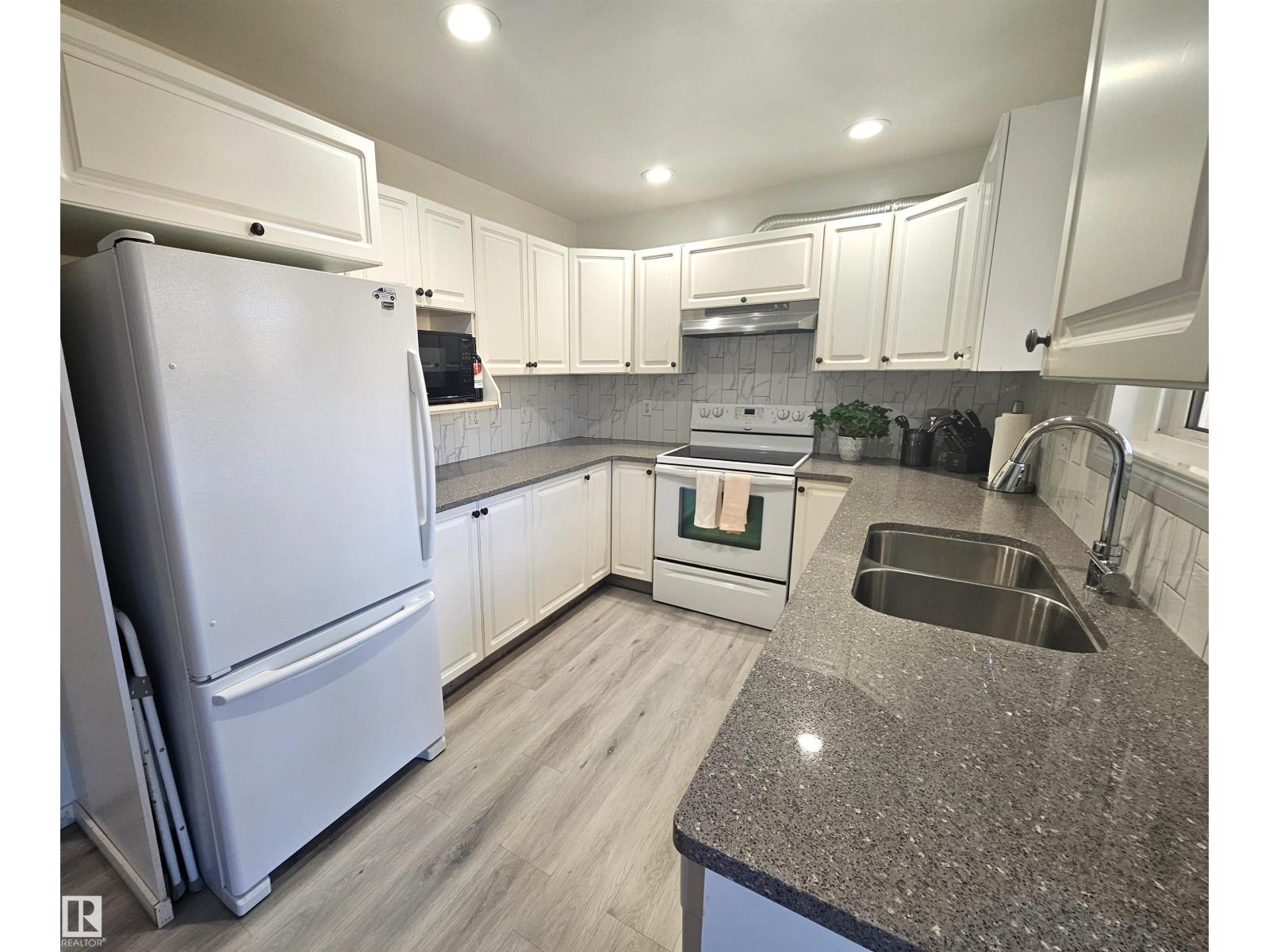 #28 3645 145 AV NW