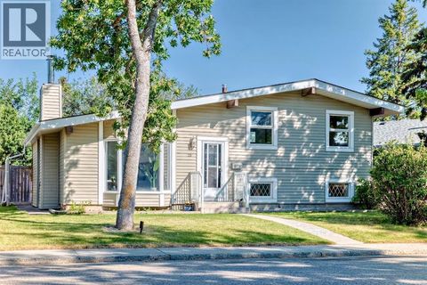 129 Glenpatrick Drive SW Calgary AB T3E4L7