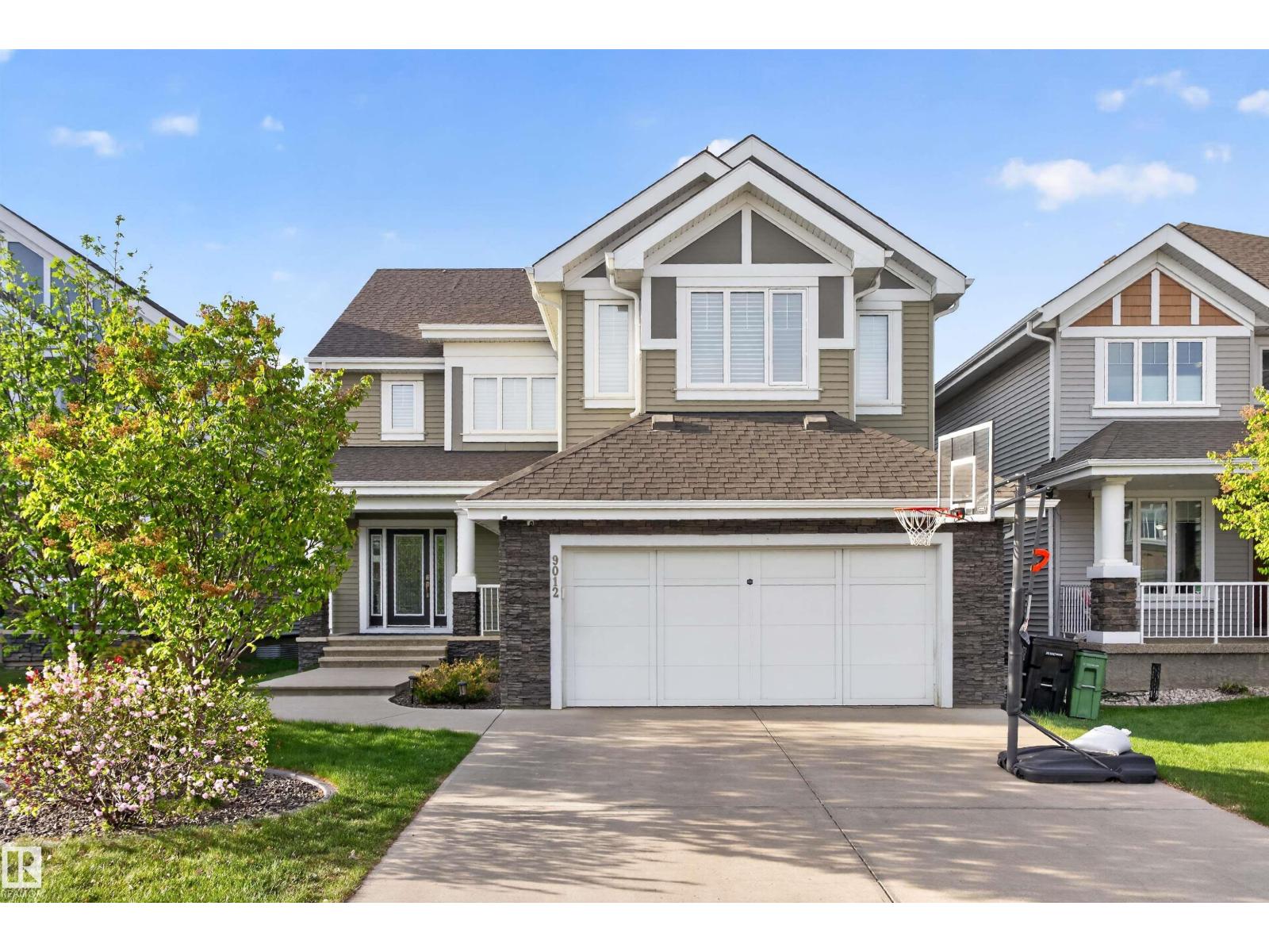 9012 24 AV SW