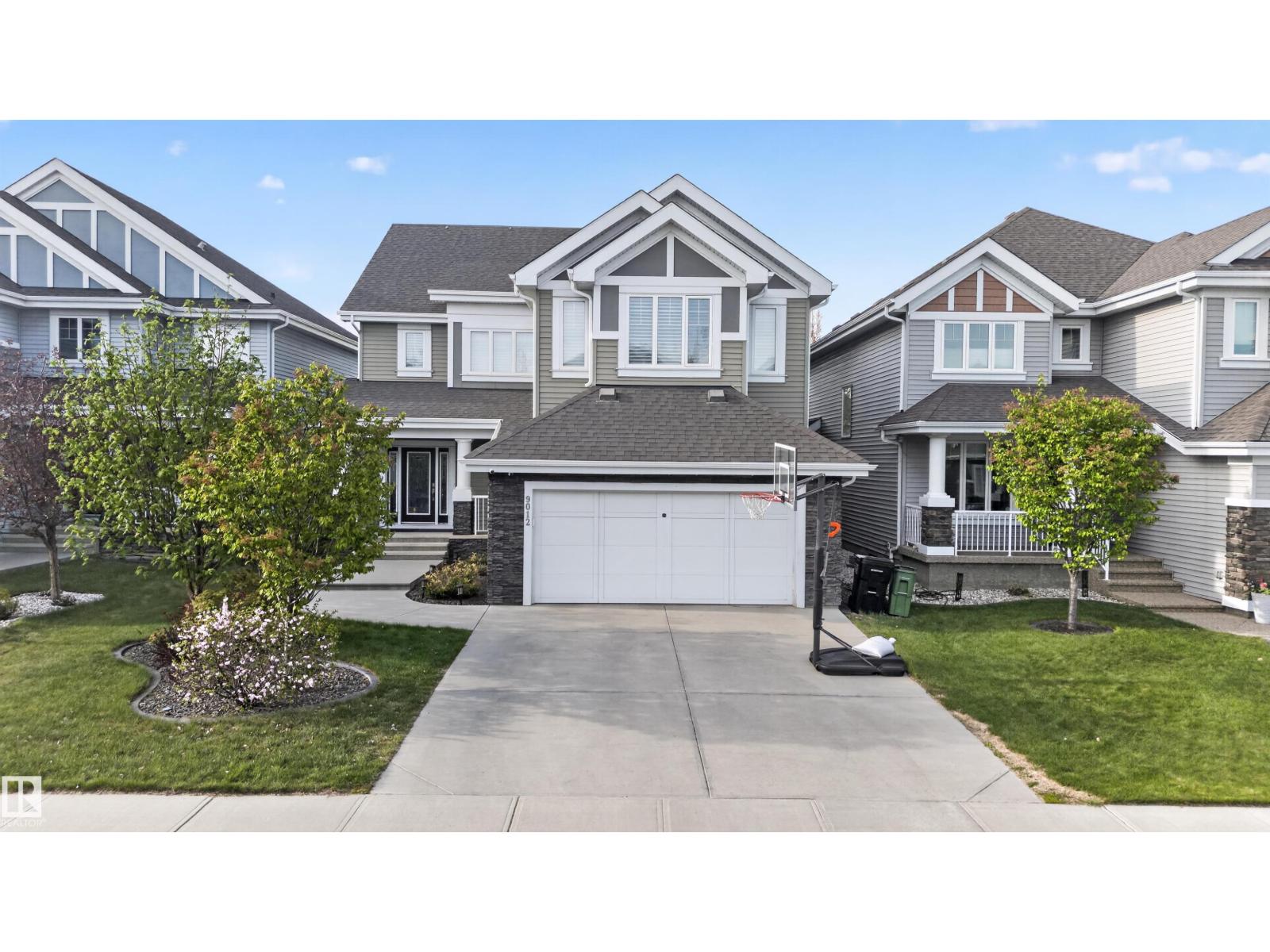 9012 24 AV SW
