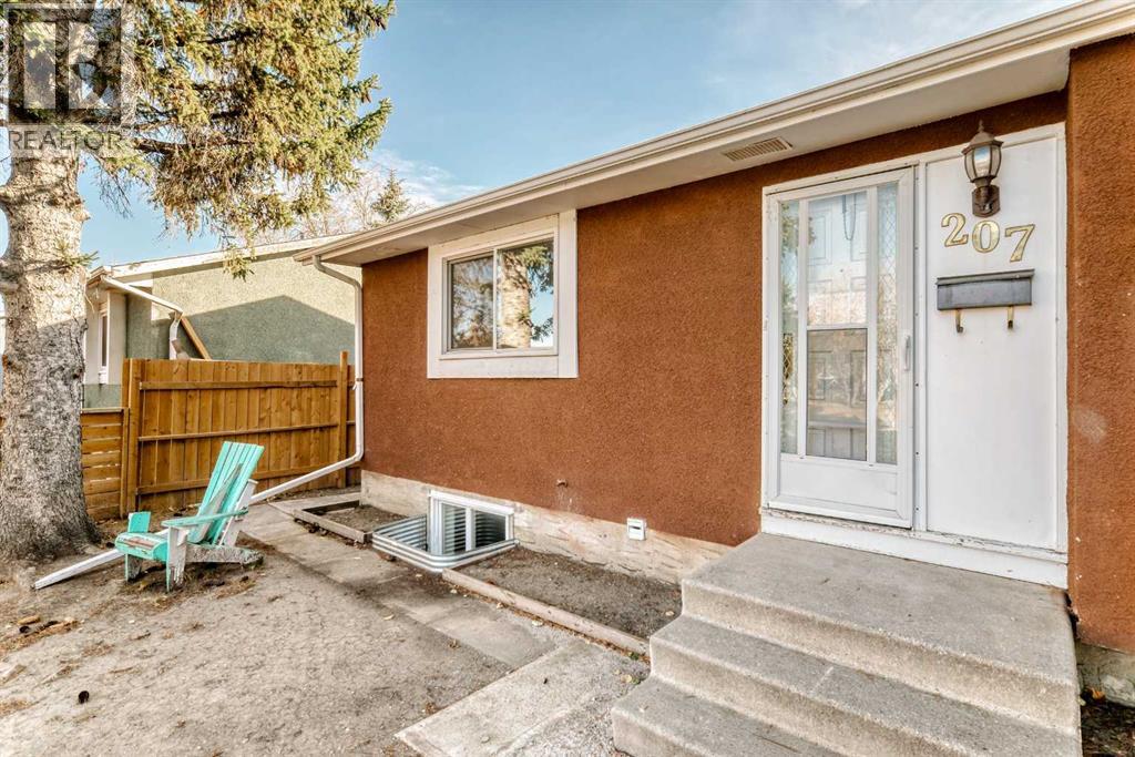 207 Pinecliff Way NE