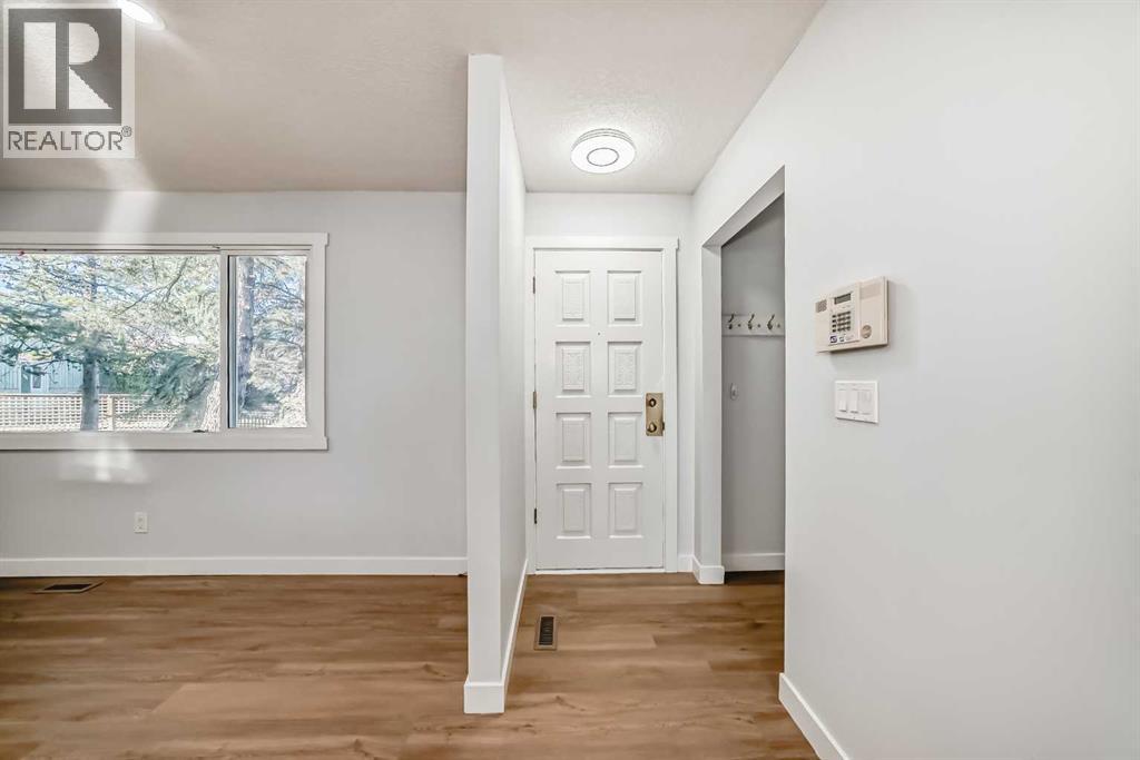 207 Pinecliff Way NE