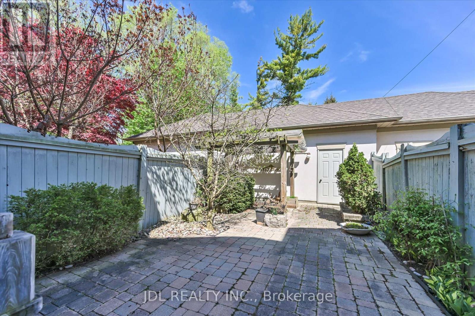 UNIT I - 3036 BAYVIEW AVENUE