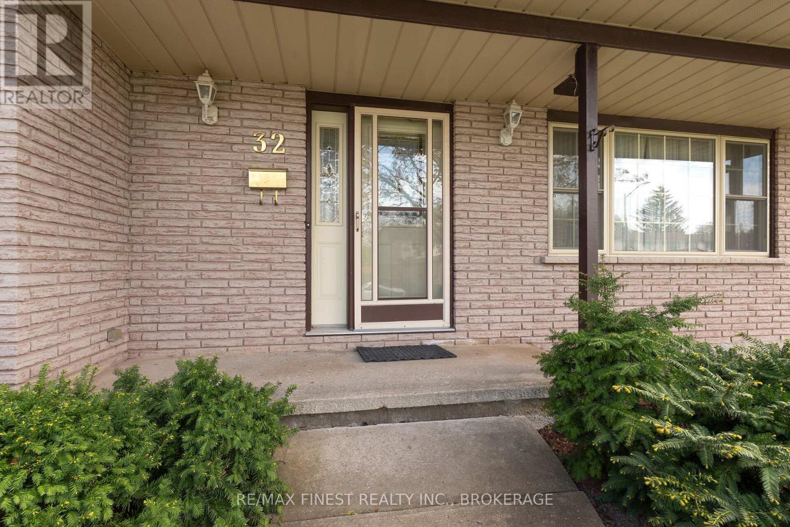 32 BONNY LANE