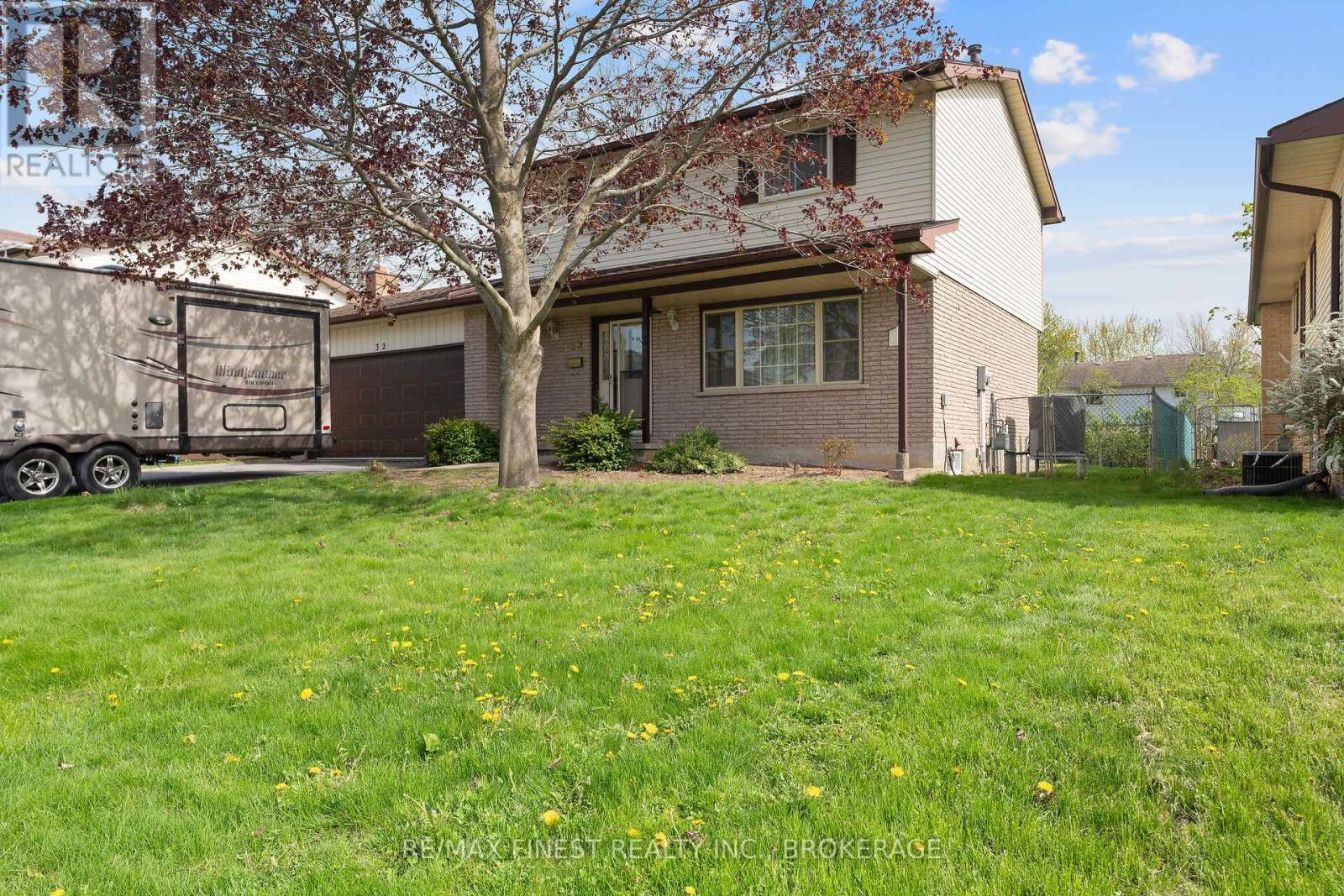 32 BONNY LANE