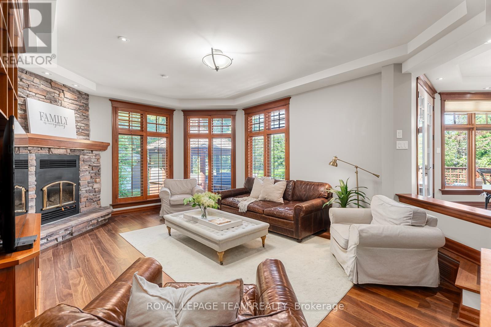 33 MARCHBROOK CIRCLE