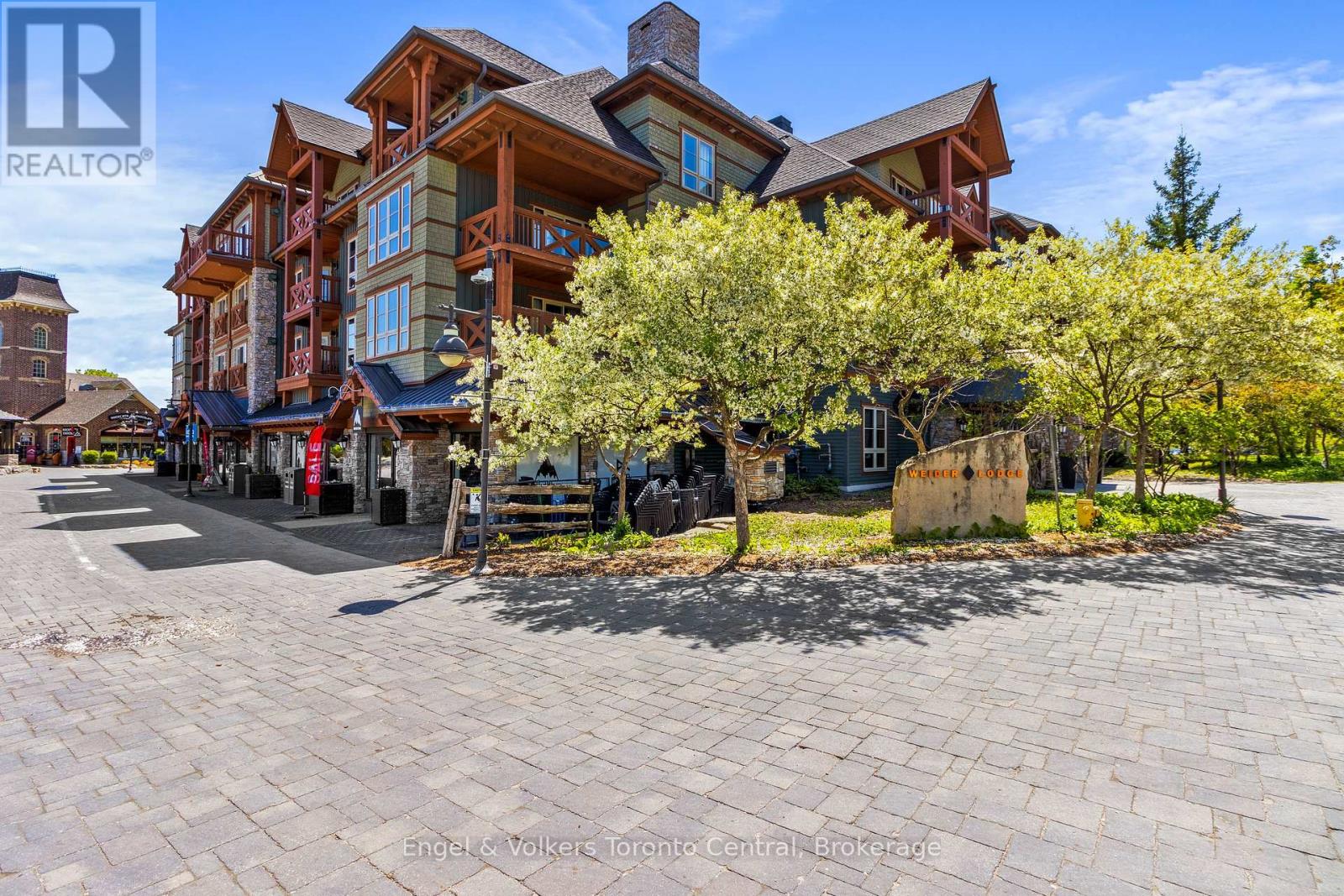 319 321 - 152 JOZO WEIDER BOULEVARD