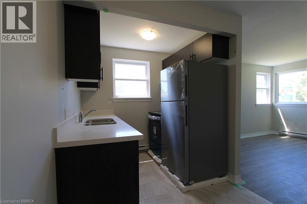 116 KING EDWARD Avenue Unit# 9