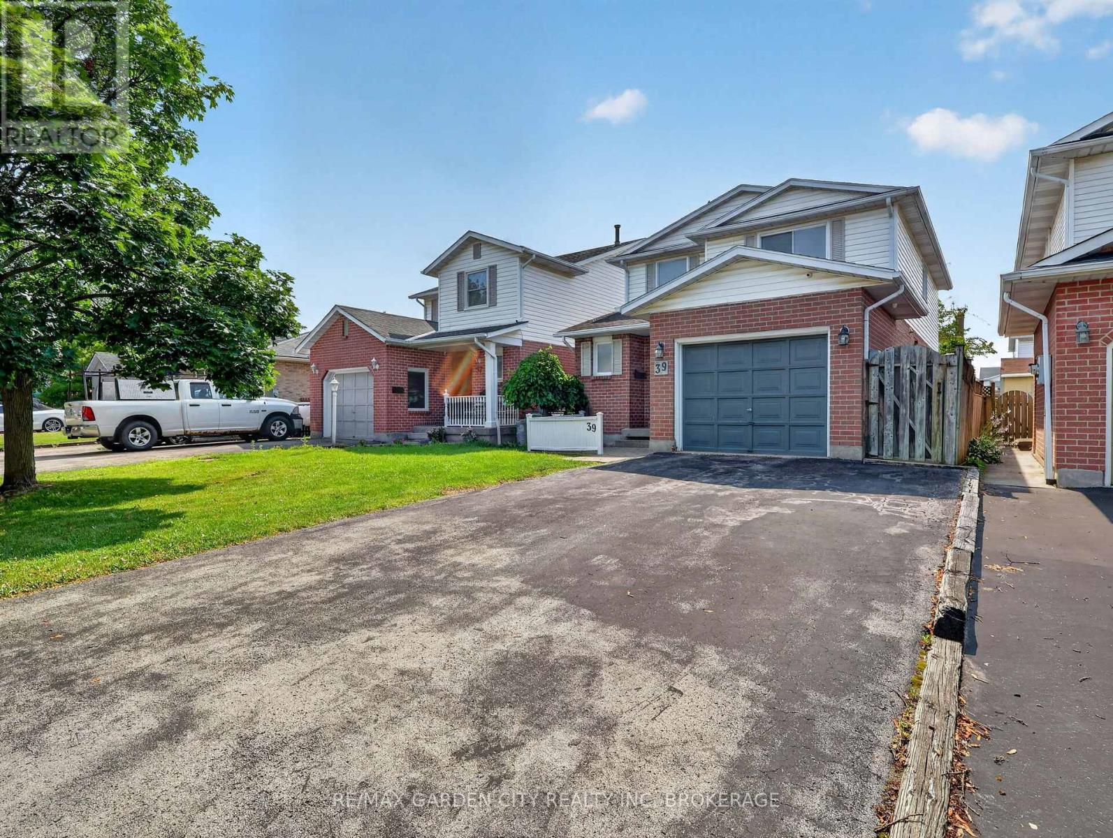 39 BUCHANAN CRESCENT