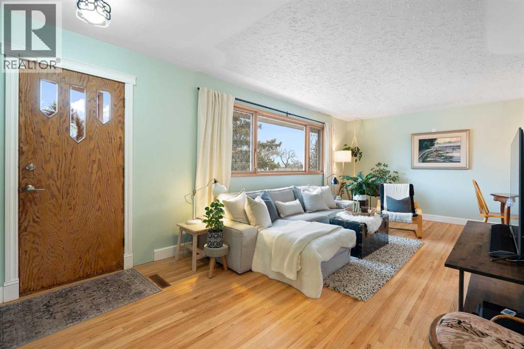 4823 Waverley Drive SW