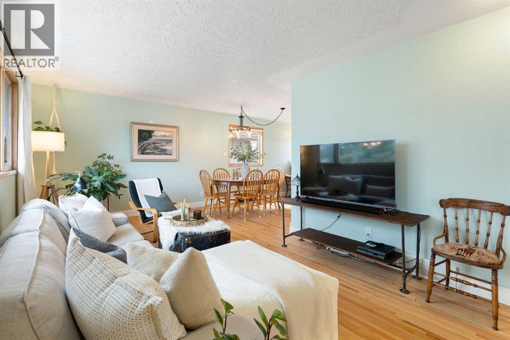 4823 Waverley Drive SW