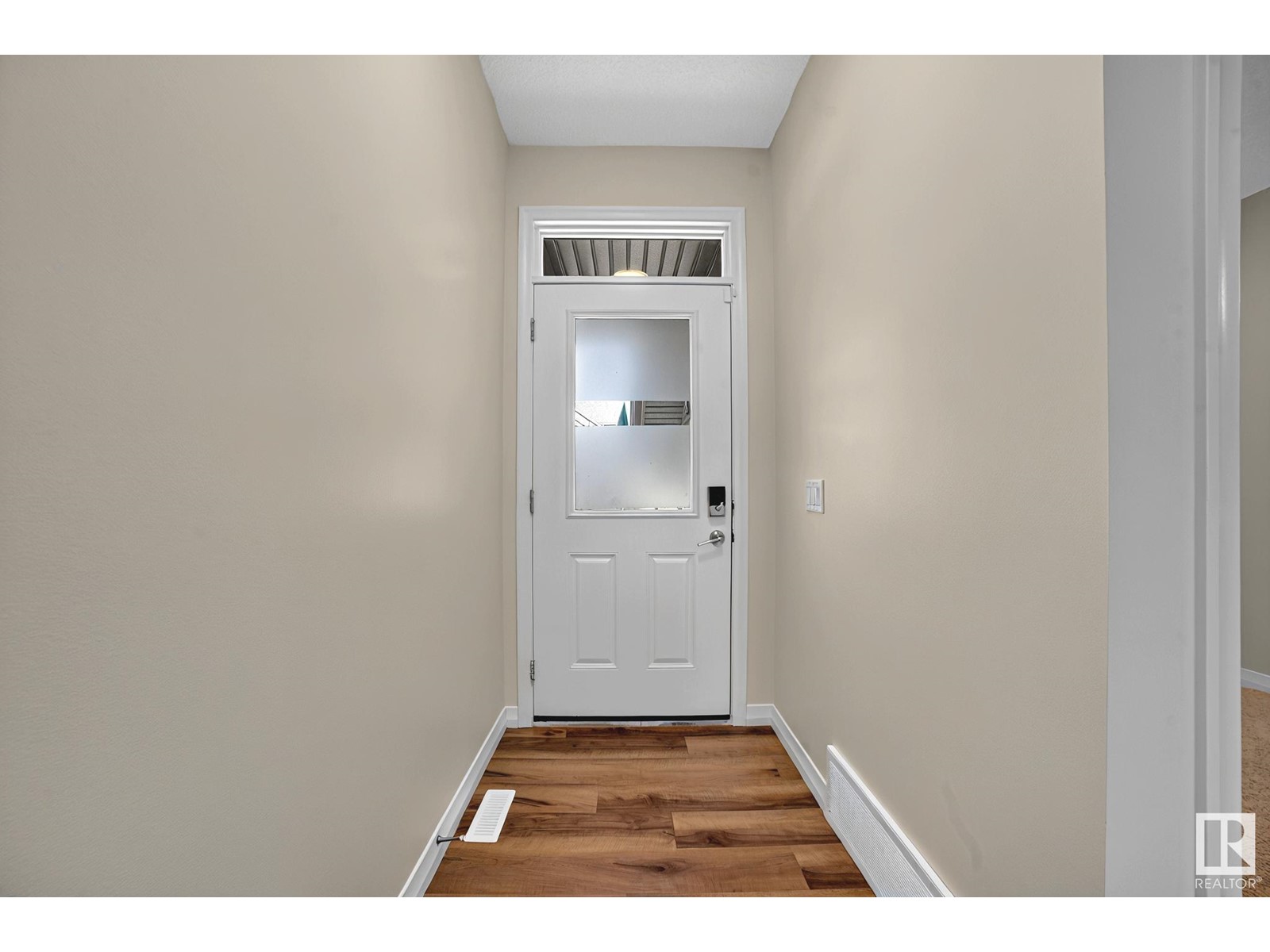 9335 226 ST NW