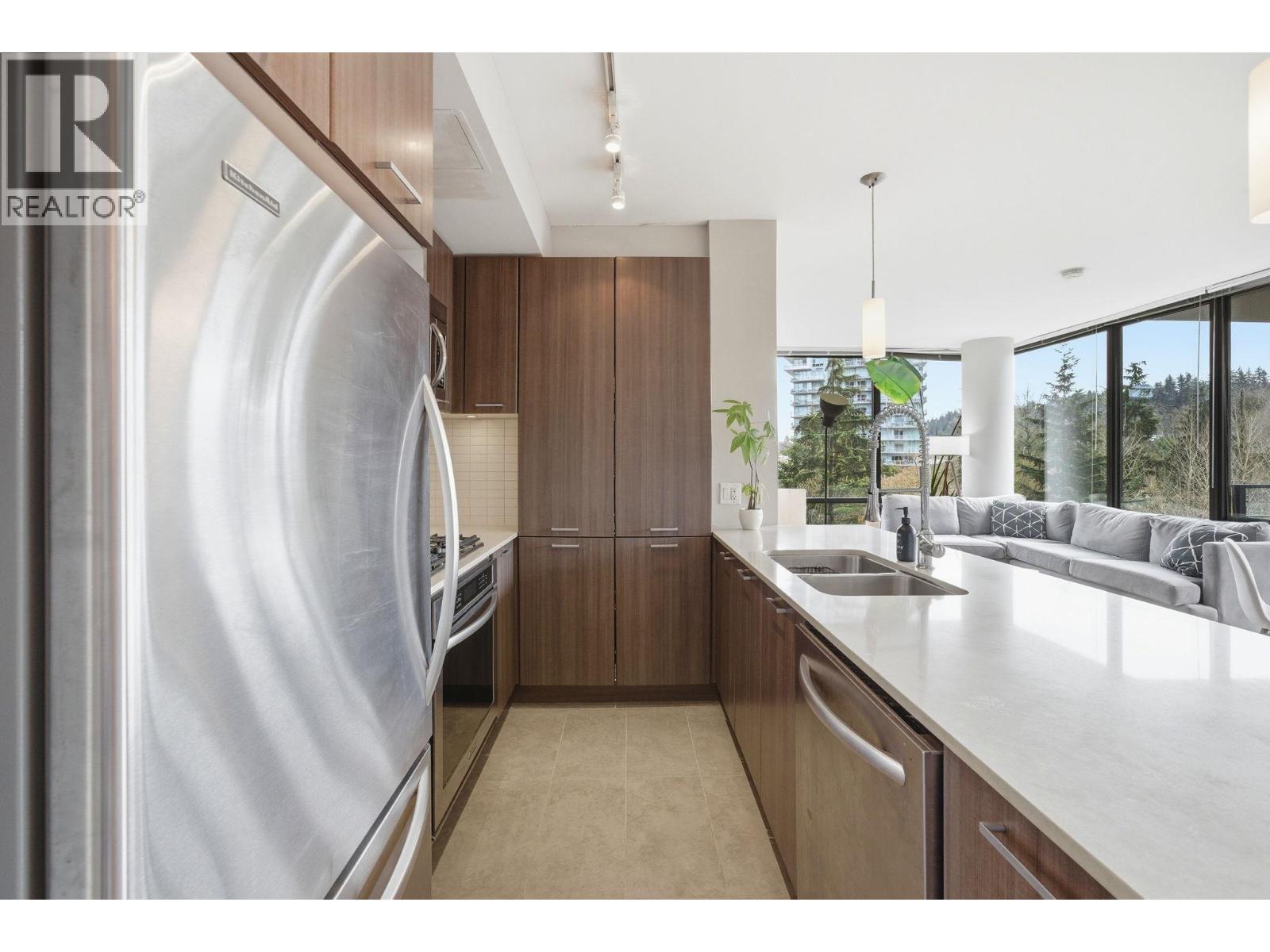 707 301 CAPILANO ROAD