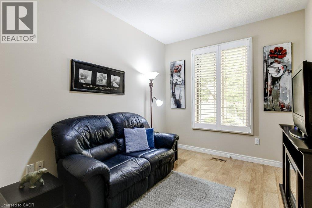 20 ISHERWOOD Avenue Unit# 109