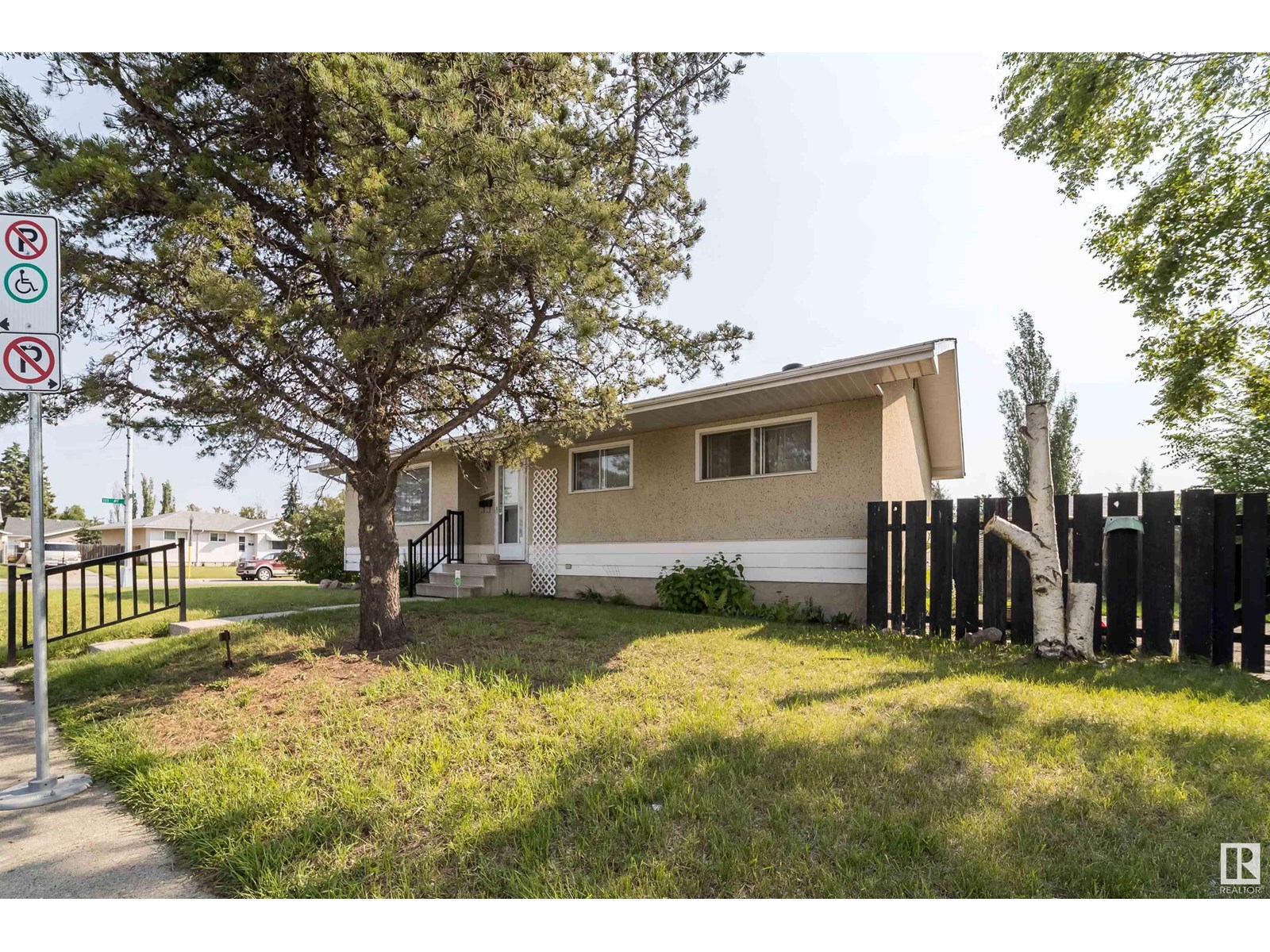 11015 32 ST NW