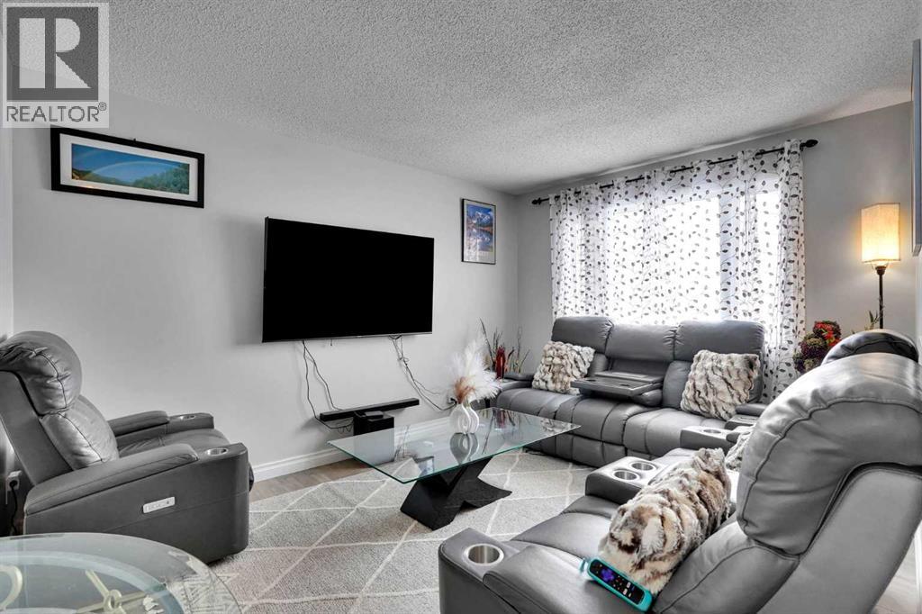 44, 12 Templewood Drive NE