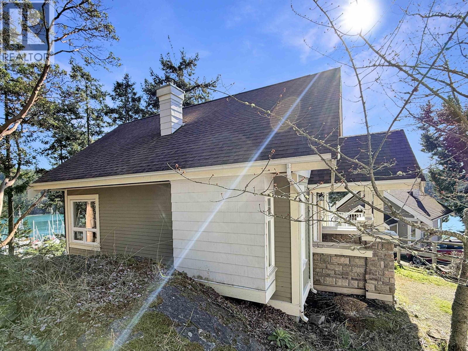 14C 2315 MACKINNON ROAD