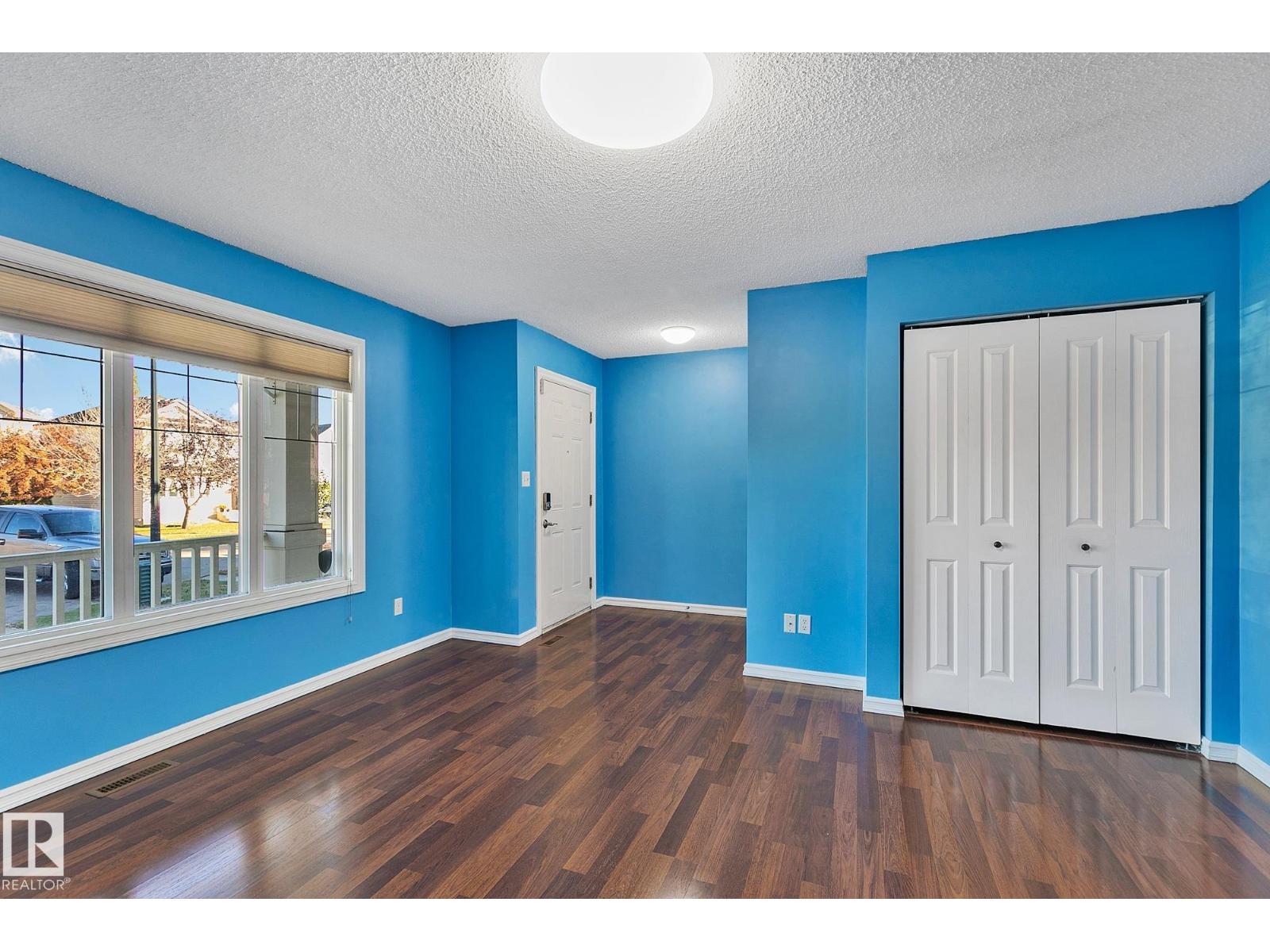 21355 91 AV NW