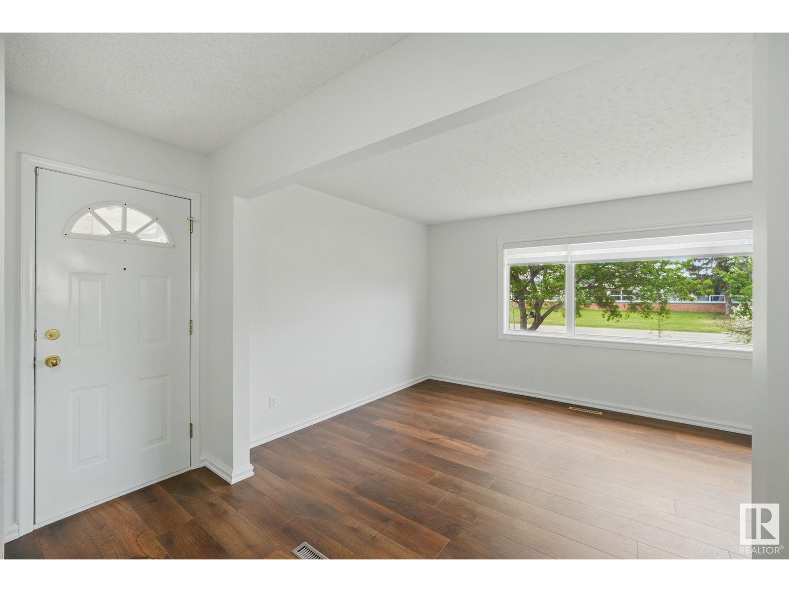 13316 136 AV NW