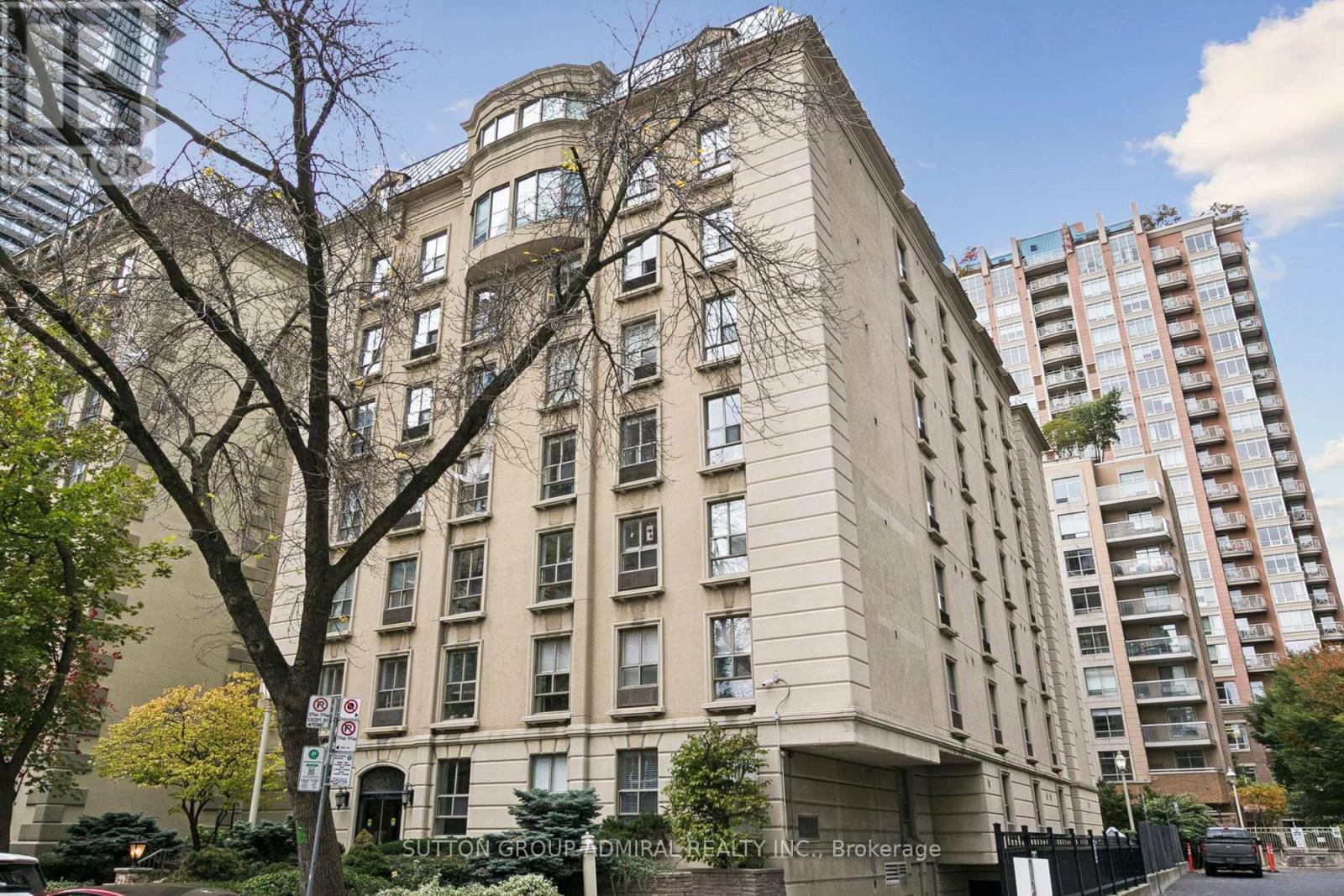 305 - 88 CHARLES STREET E