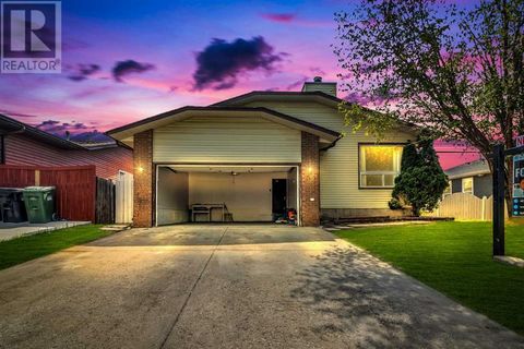 56 Castlefall Way NE Calgary AB T3J1M7