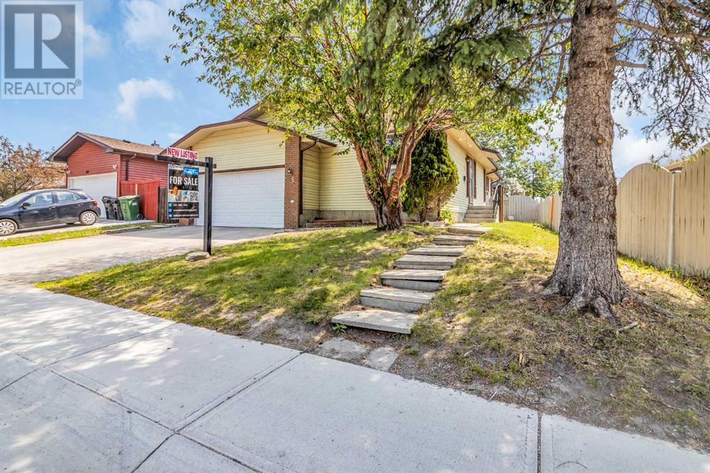 56 Castlefall Way NE