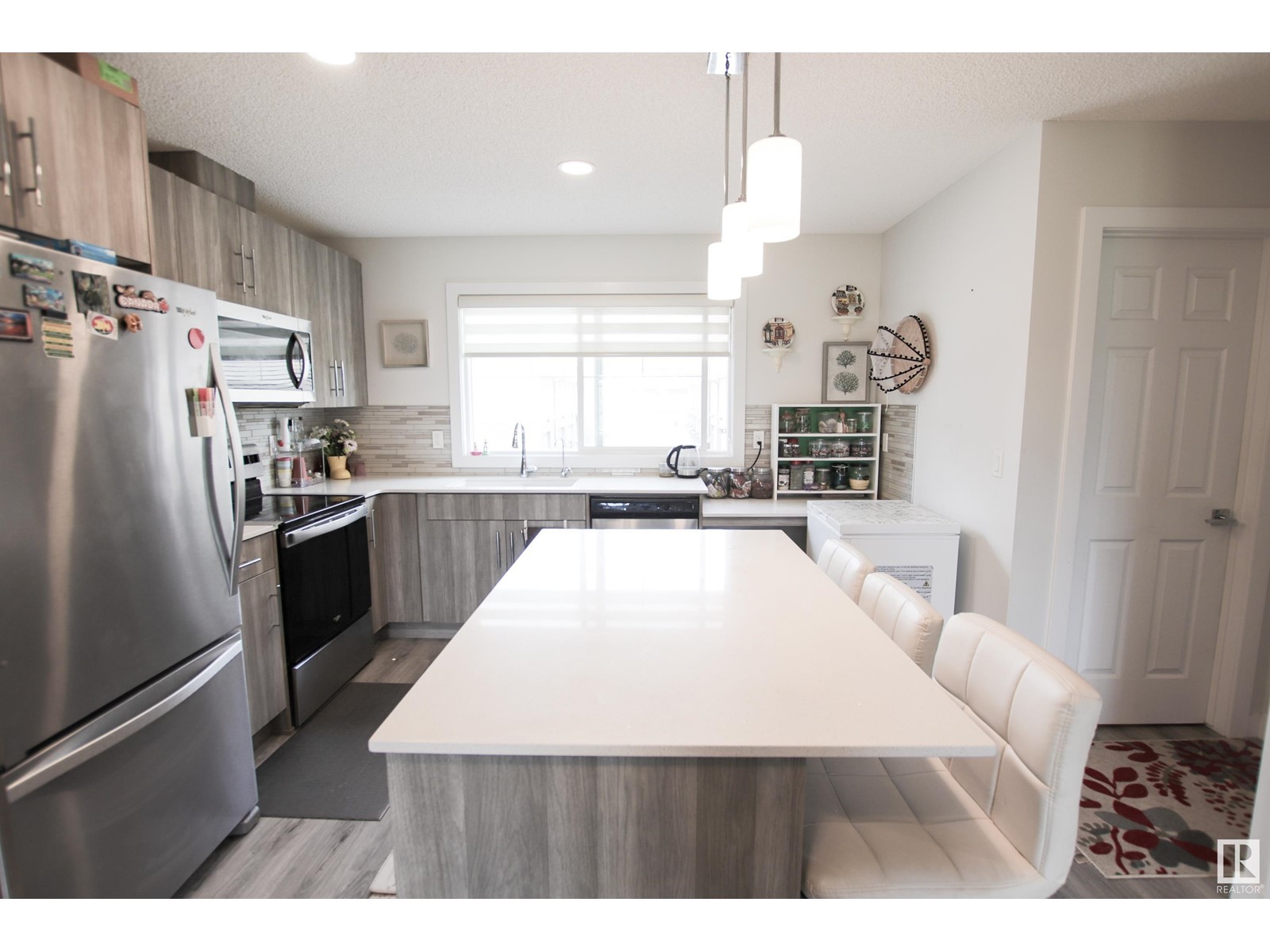 #15 3025 151 AV NW