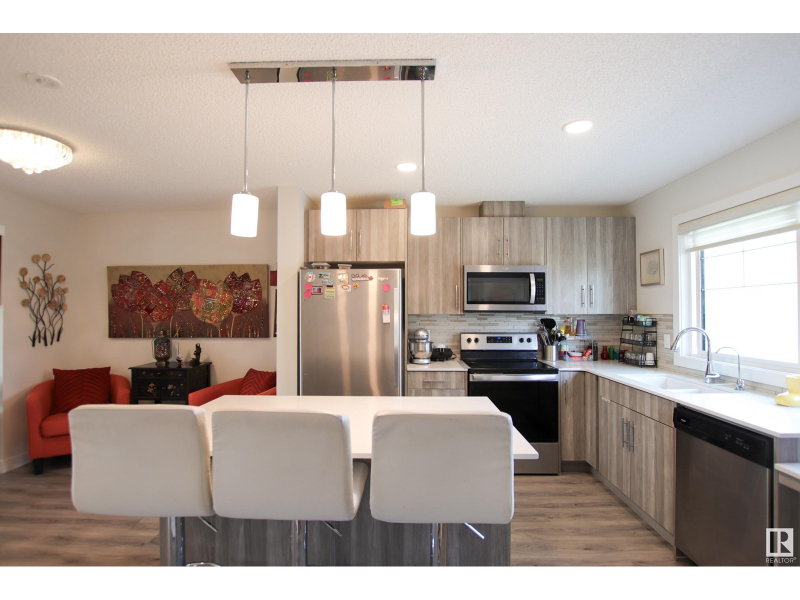 #15 3025 151 AV NW