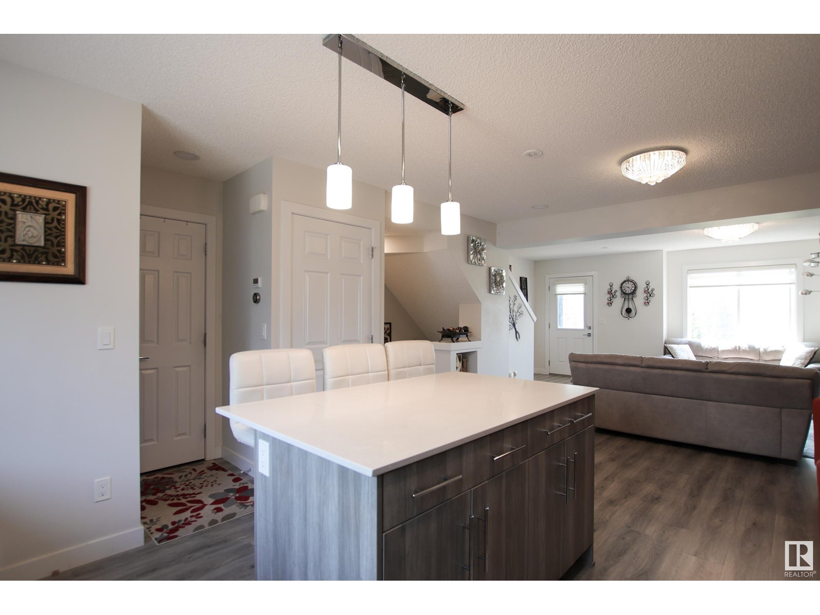 #15 3025 151 AV NW