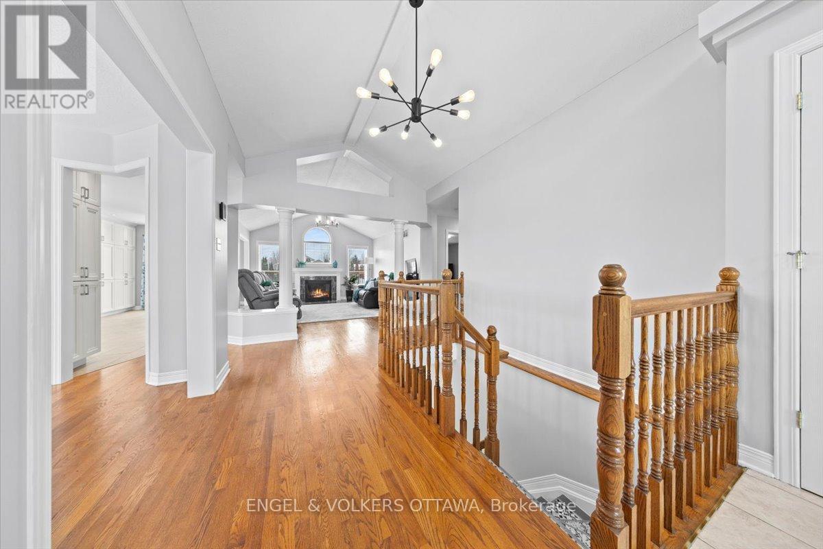 237 HEATHER CRESCENT