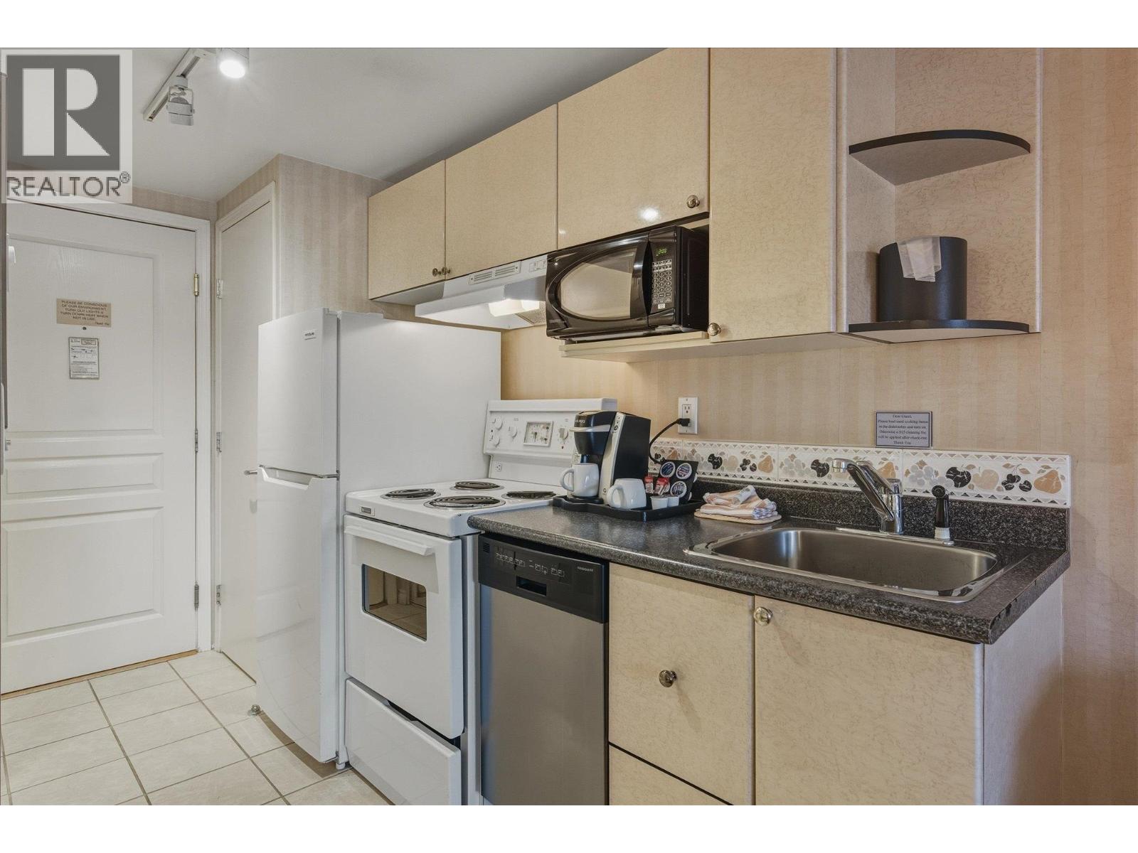 203 4319 MAIN STREET