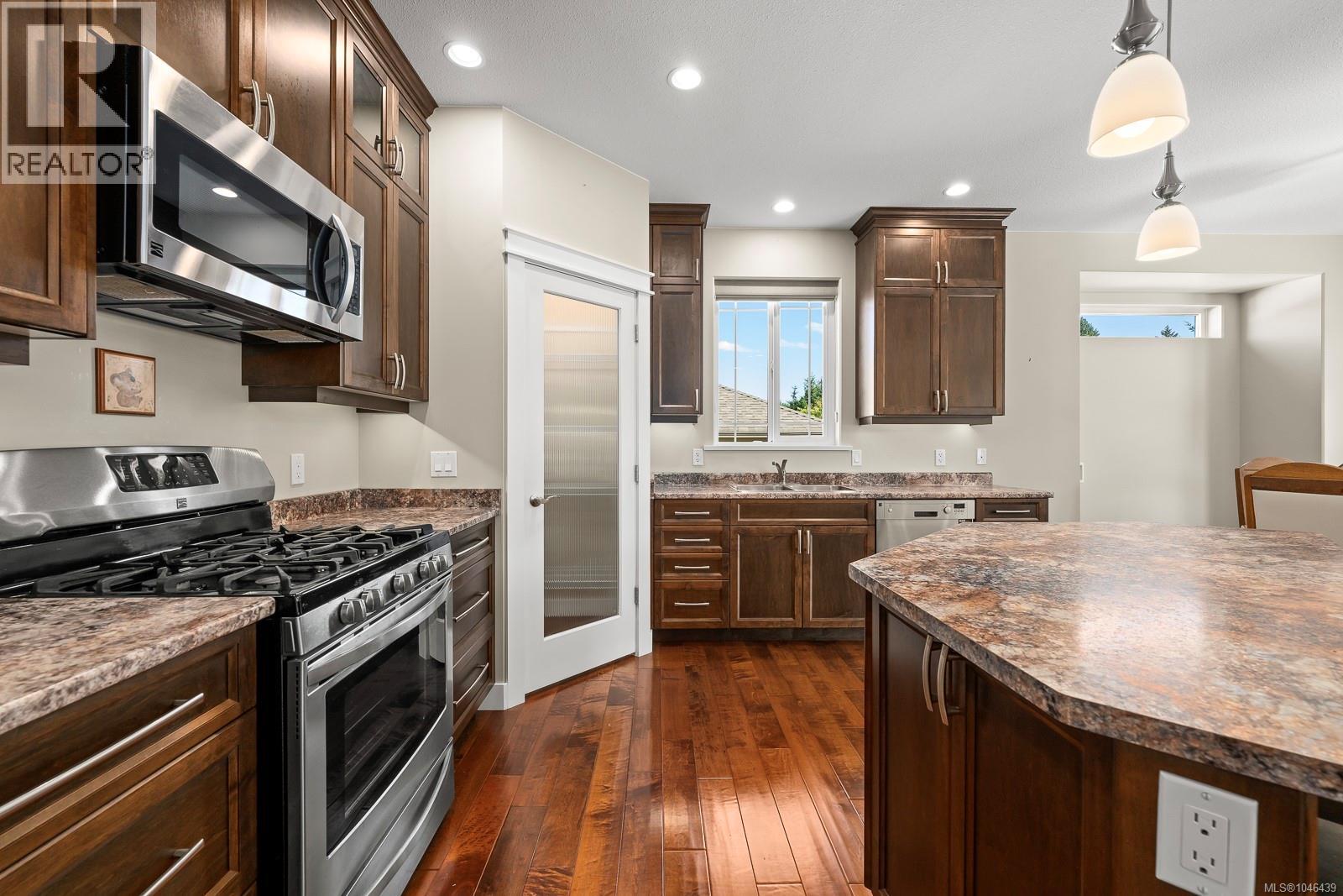 165 Strathcona Way