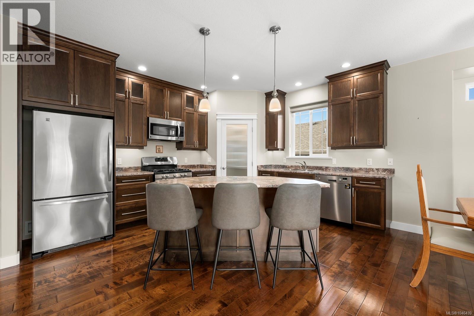 165 Strathcona Way